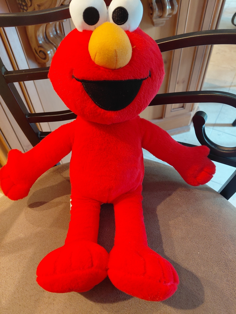 Sesame Street Elmo Plush - Bright Red with Yellow Nose